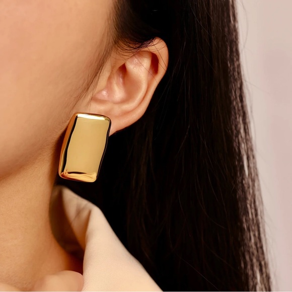 NEW: Gold Rectangular Earrings*High Gloss Finish*Lightweight Earrings*Cait - Picture 2 of 7